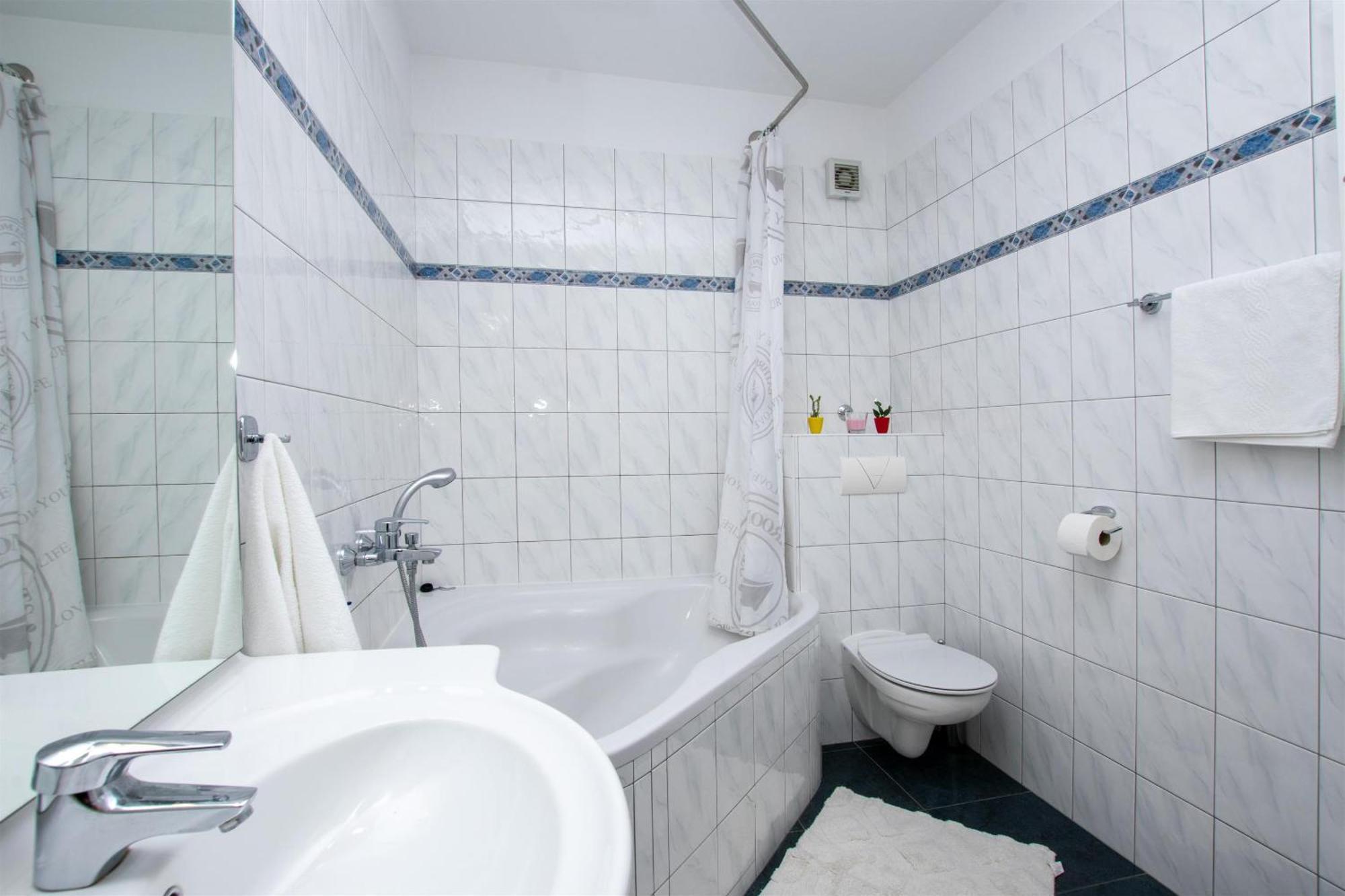 Apartment Zdravko Omis Exterior photo