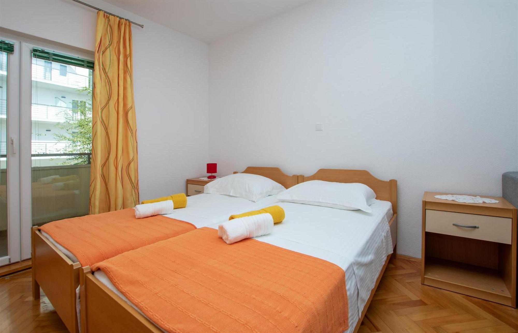 Apartment Zdravko Omis Exterior photo
