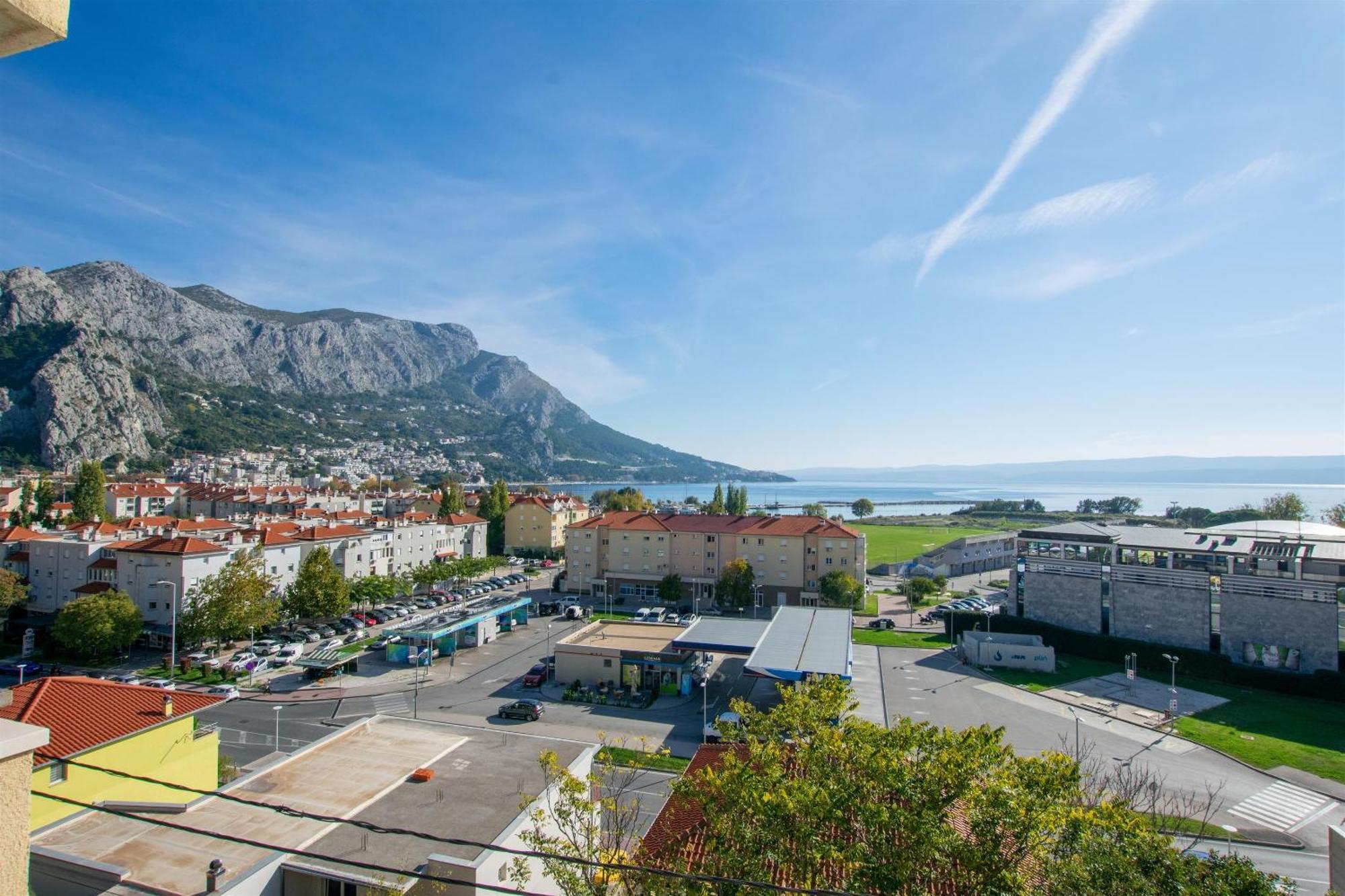 Apartment Zdravko Omis Exterior photo